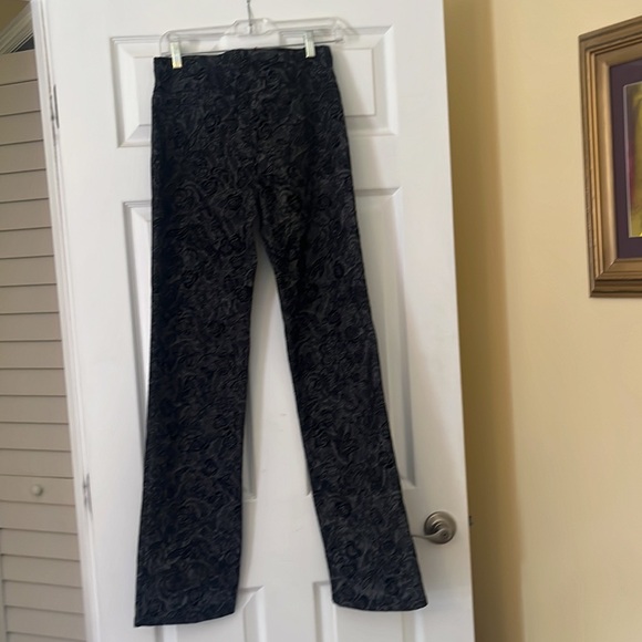 NWOT KOEL size cotton spandex. Inseam 32”. 2 back pockets button front - Picture 4 of 5